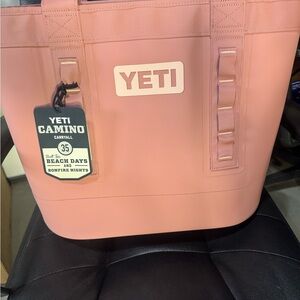 YETI NWT Camino Carryall 35 - Sandstone Pink